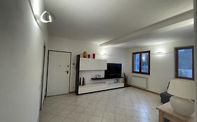 Appartamento Spazioso - Snodo Urbano